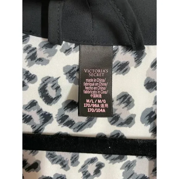 Victoria's Secret Black & White Animal Print Handkerchief Kimono Robe MEDIUM - Picture 6 of 9